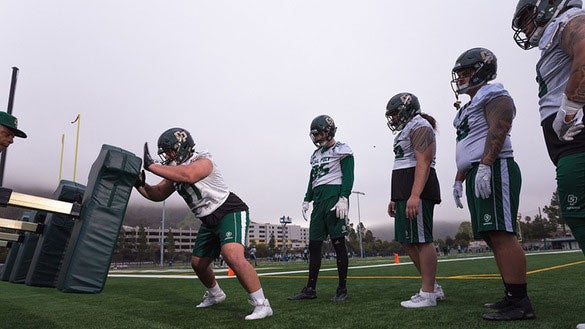 Mustangs Football: blocking practice