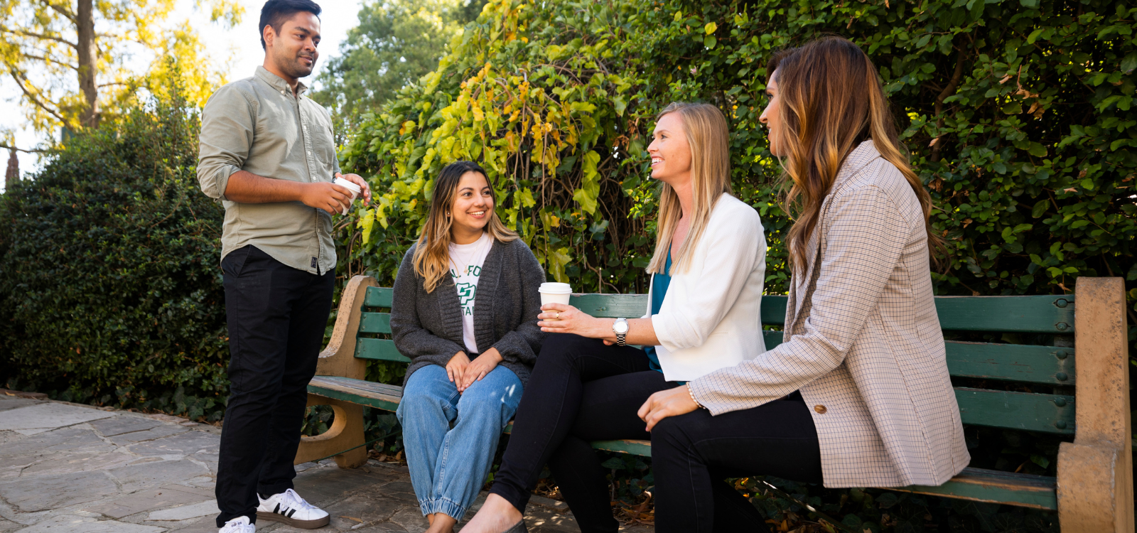 Stedents speak to industry reps on campus