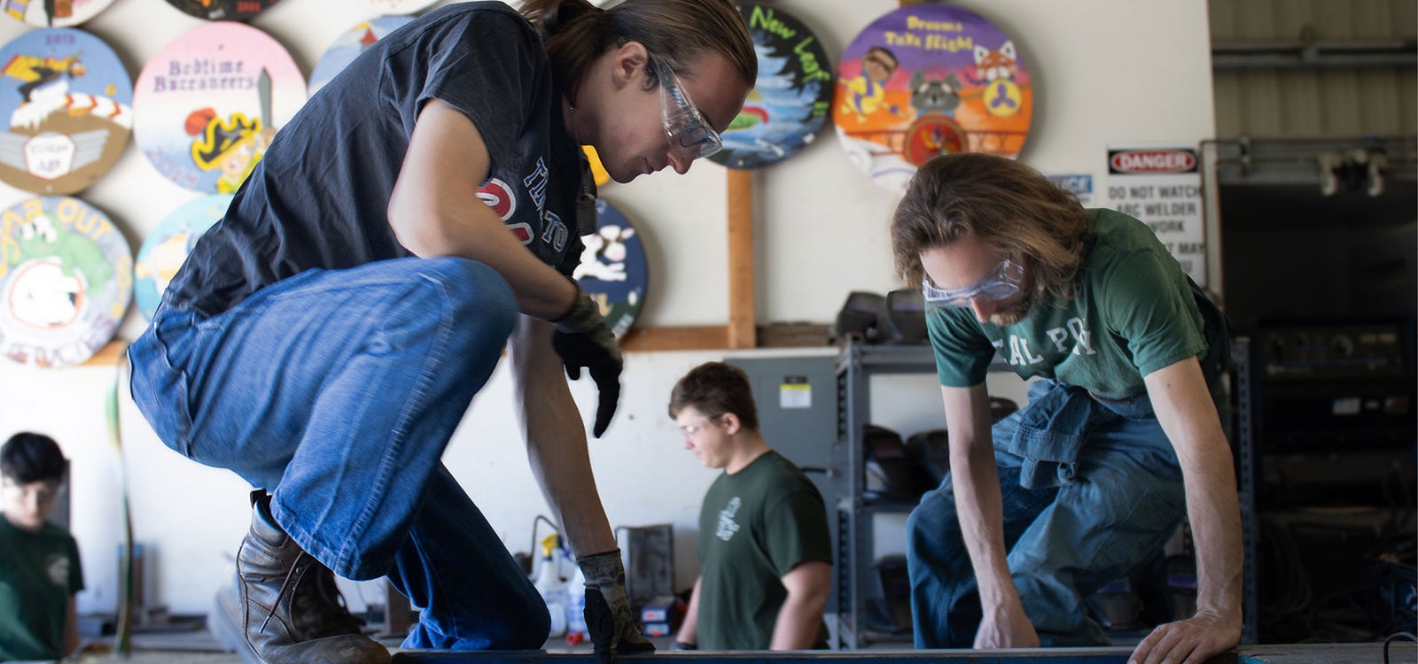 Cal Poly students work on this year's Rose Float