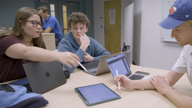 Students working in the Noyce School of Applied Computing